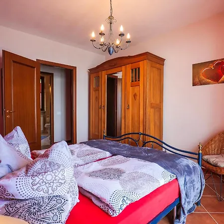 Castagno - * Belgirate